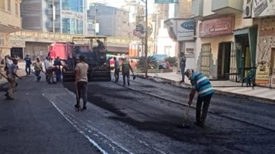 محافظ دمياط تتابع الأعمال الجارية لرصف الشوارع الرئيسية بمنطقة الزعفراني