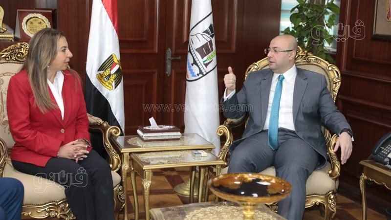 محافظ بني سويف يستقبل