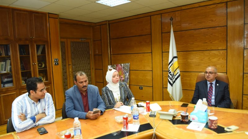  لقاء رئيس جامعة