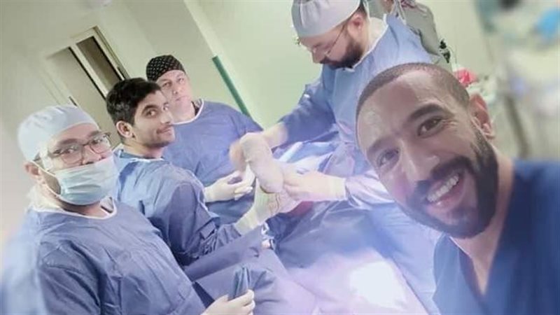 الفريق الطبي بمستشفي