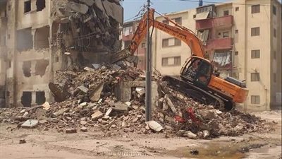 بدء تنفيذ إزالة عمارات الفابريكات بفارسكور دمياط