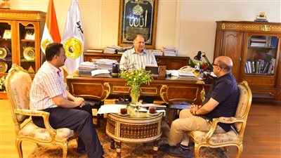 اعتماد 476 طلب إجازة وندب وإعارة للعاملين بمديرية الشئون الصحية بأسيوط 
