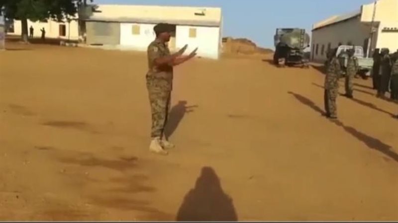 ضابط بالجيش السوداني