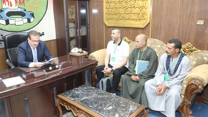 محافظ المنوفية خلال