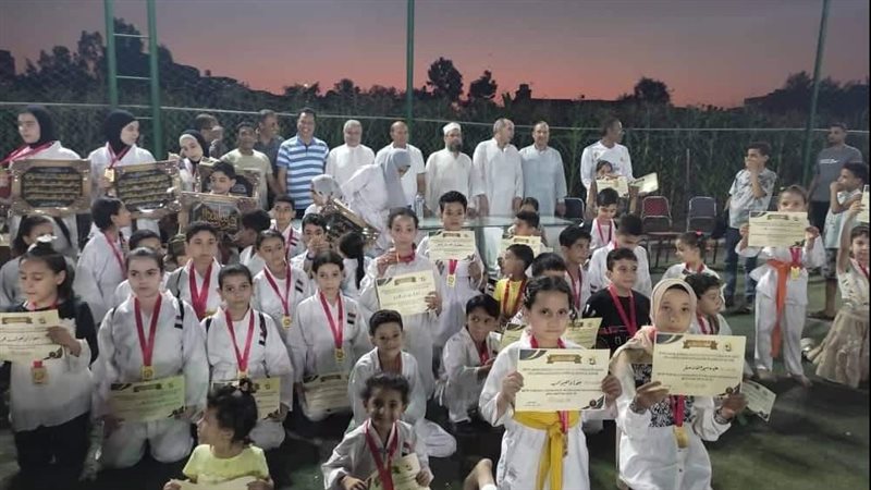 تكريم اللاعبين الفائزين