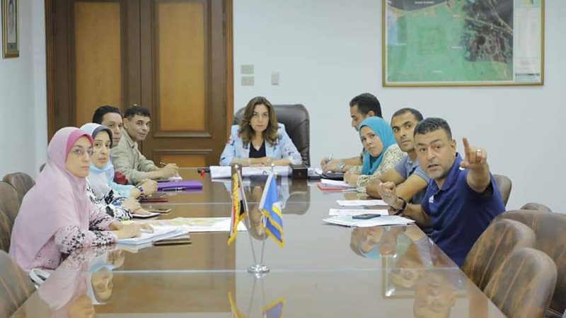 محافظ دمياط تبحث