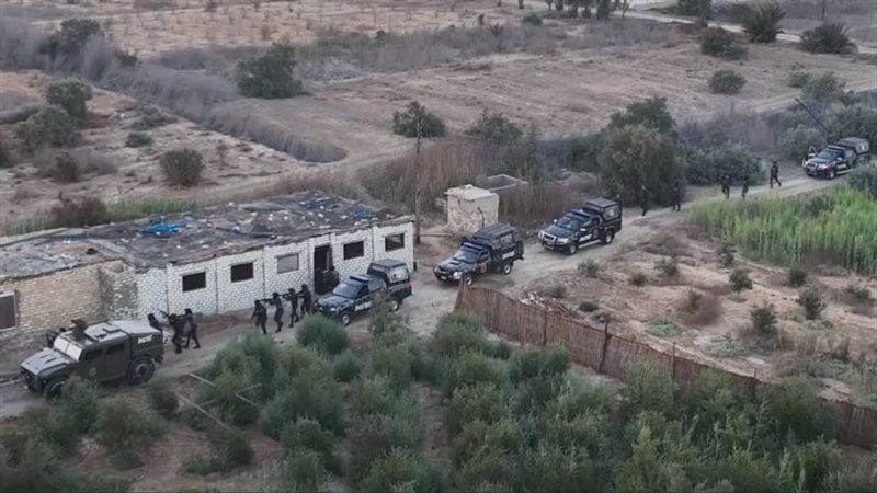 مداهمة أمنية، فيتو