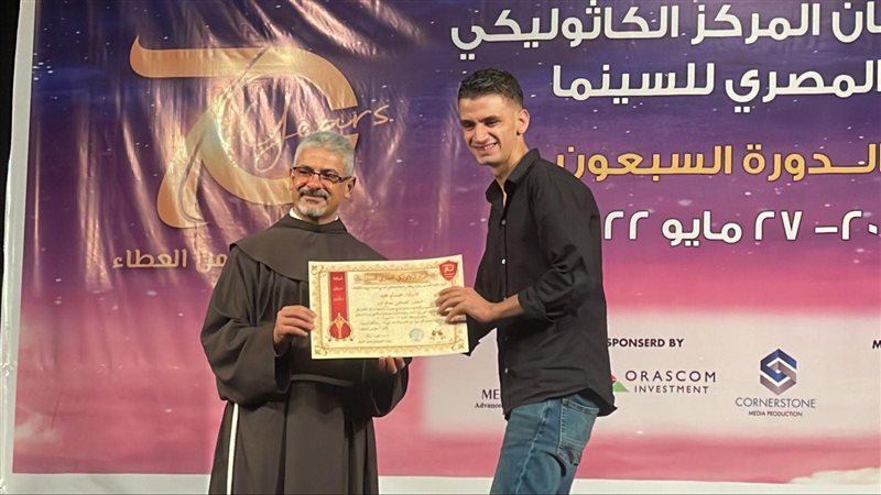 الزميل عمر صبحي أثناء