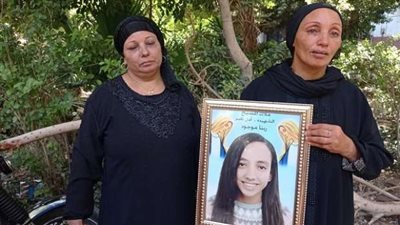 تفاصيل محاكمة المتهم بقتل ابنة خاله بعد فشله في اغتصابها بأوسيم.. والدة الطفلة تطالب بالإعدام.. المتهم للقاضي: افصل يا ريس.. ودفاعه يطلب التنحي
