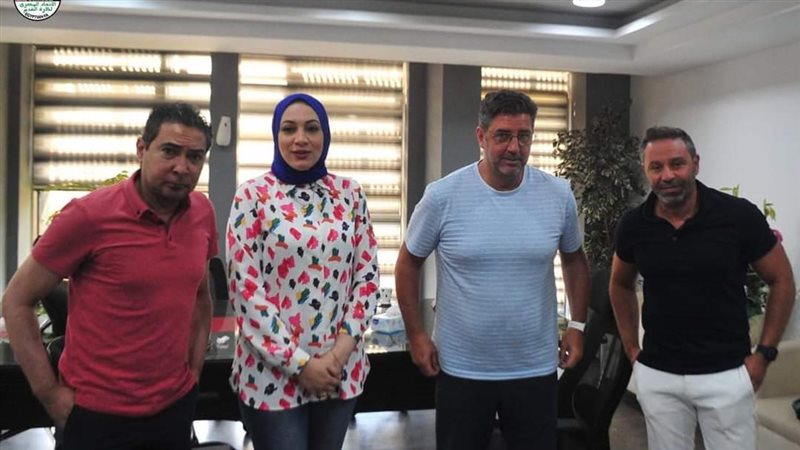 روي فيتوريا رفقة