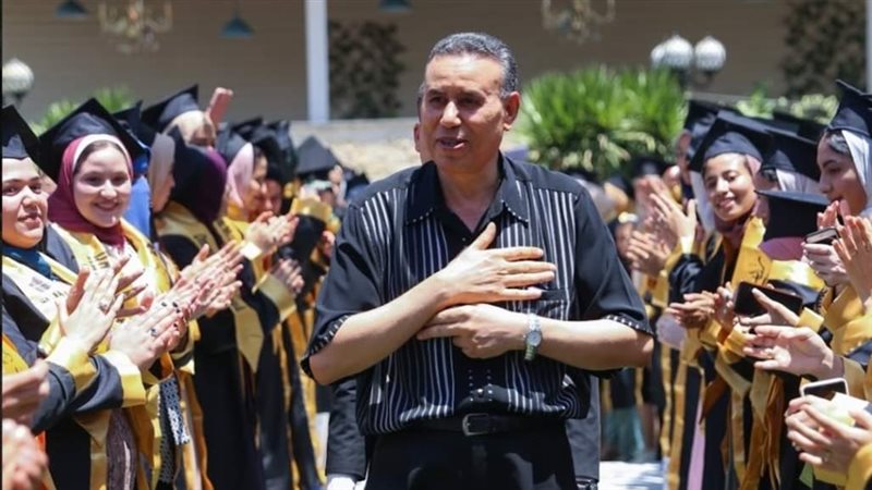 الدكتور مصطفى