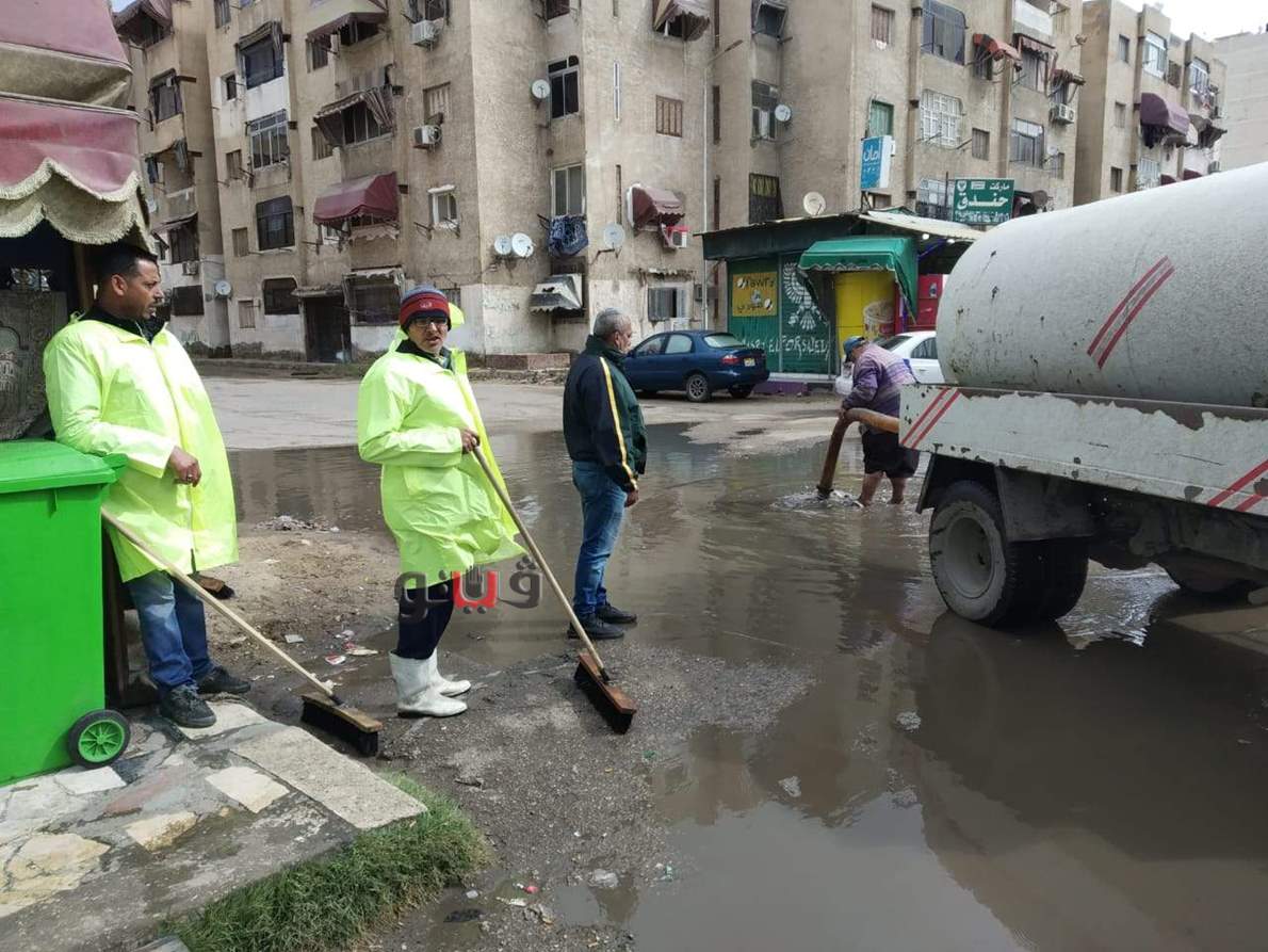 مناخ بورسعيد يشن حملات مكثفة لشفط وكسح مياه الأمطار | صور